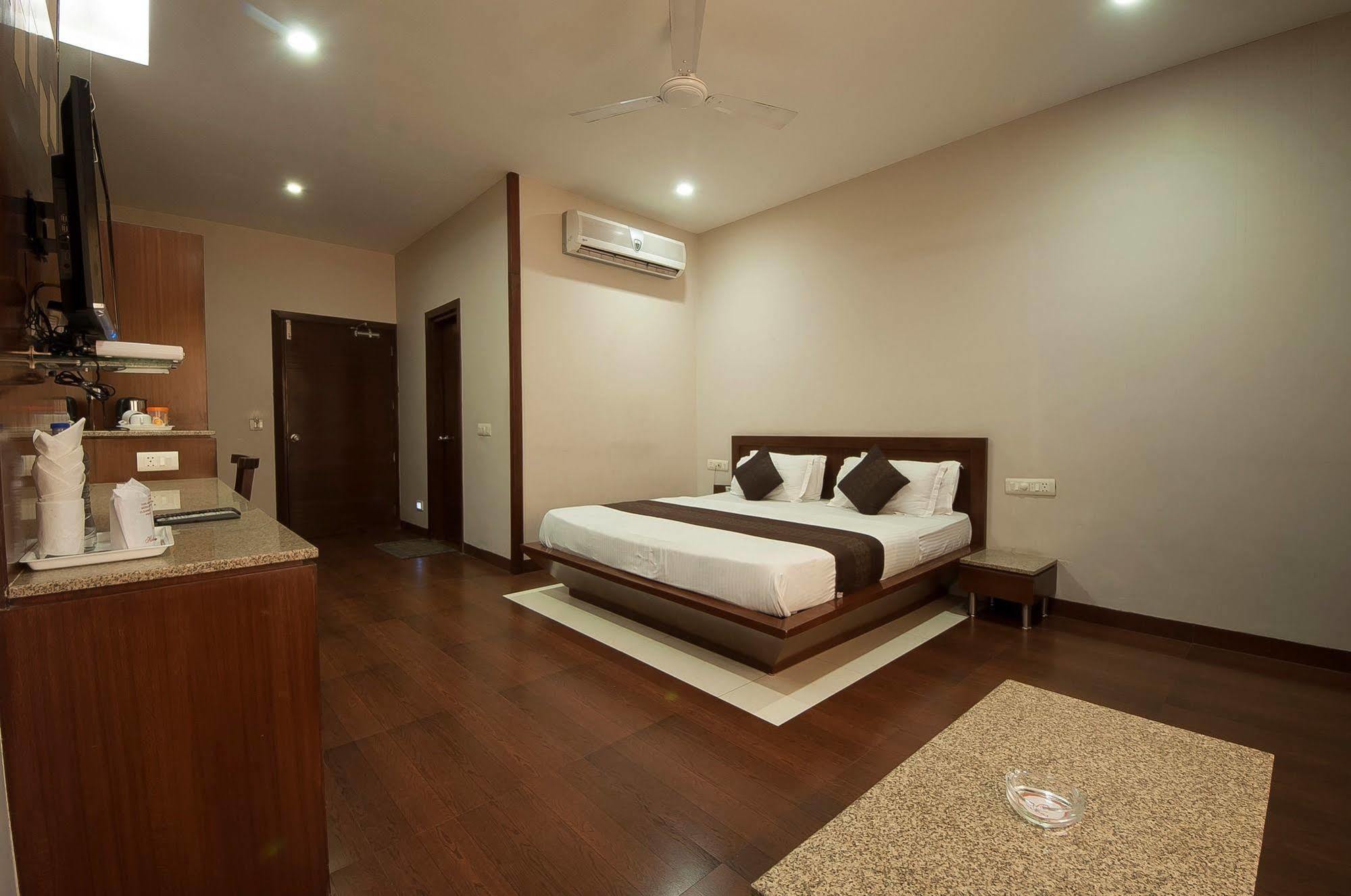Fabhotel Basera Amritsar Exterior foto